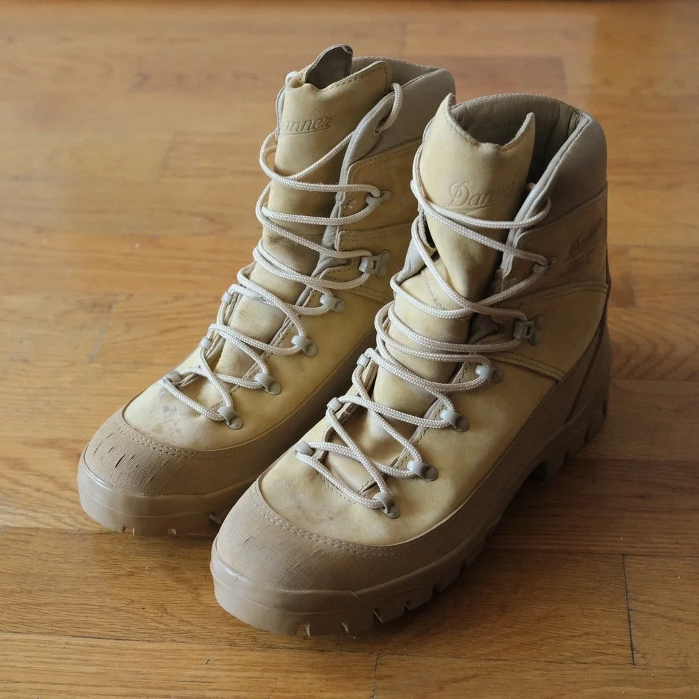 Danner Military Boots Mens Tan Gore-Tex Vibram Vintage Y2K Tactical Hiking USA
